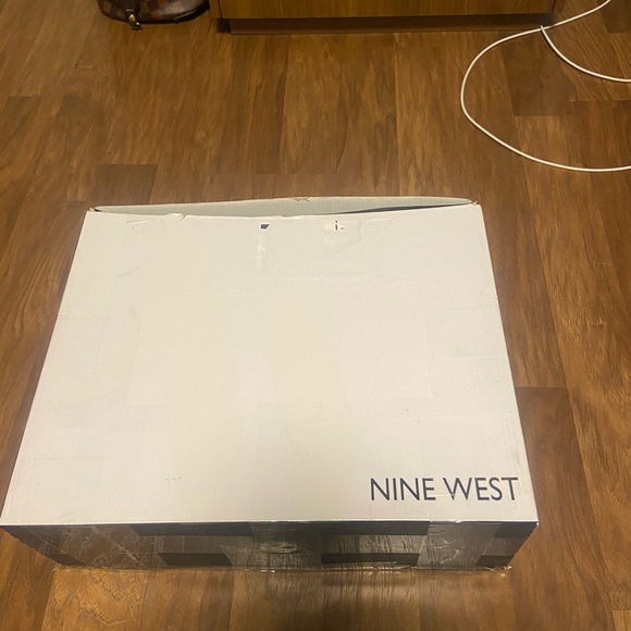 Knee high boots - Picture 4 of 4